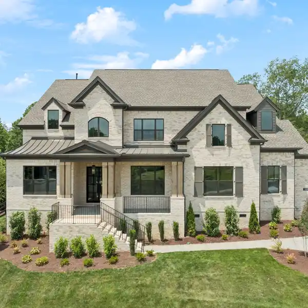 ELEGANT LIVING IN AN INTIMATE ENCLAVE