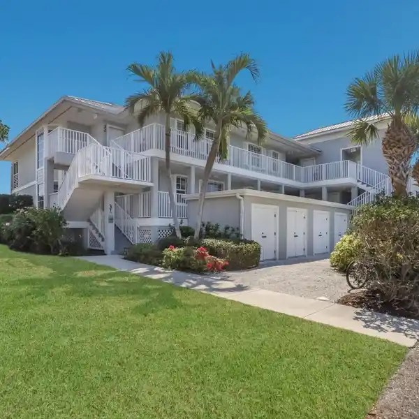 EXQUISITELY FURNISHED CONDO OVERLOOKING CHARLOTTE HARBOR