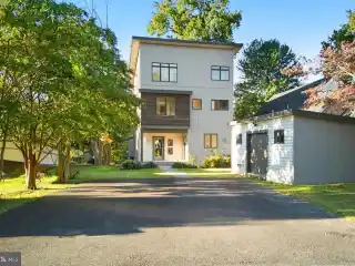 Chesapeake-View Stunner with Private Pier Access