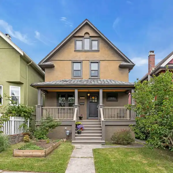 OPEN CONCEPT HOME WITH ENTERTAINING DECK