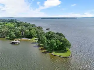 Iconic Property on Cedar Creek Lake