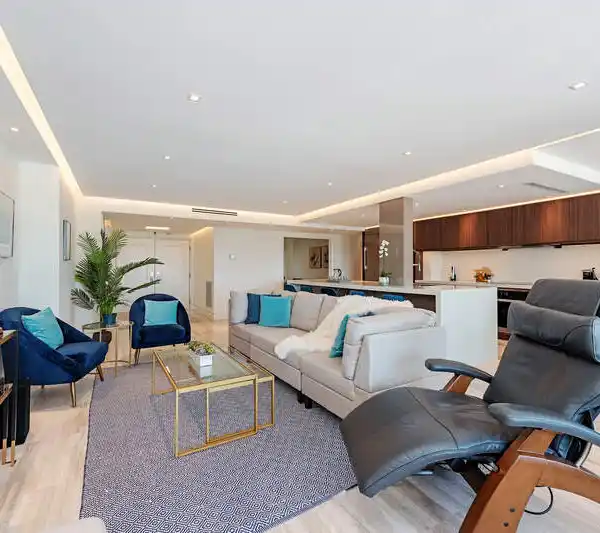 EXQUISITE NEWLY RENOVATED HOME IN PARK SHORE