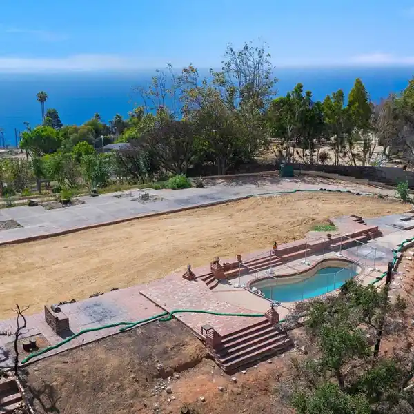 CREATE YOUR DREAM MALIBU COMPOUND ON BIG ROCK