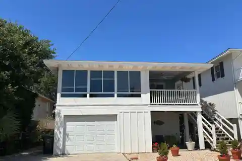 Unique Beach Cottage