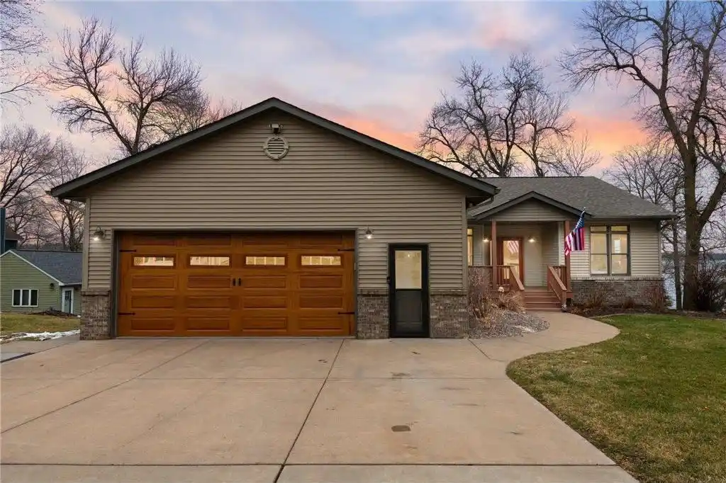 Your Dream Lakefront Retreat