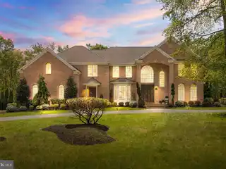 Show-Stopping Residence in Coveted Eagles Mere