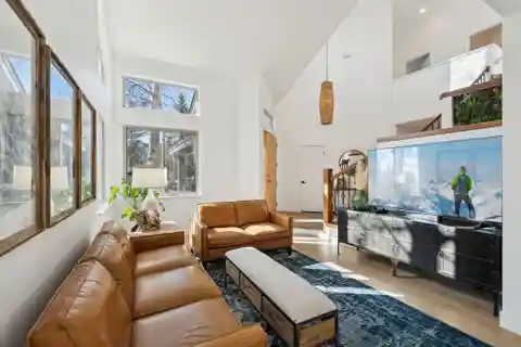 Tastefully Renovated Mountain Home