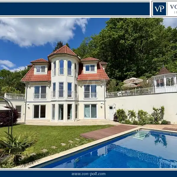 EXQUISITE RESIDENTIAL BUILDING WITH VERSATILE EXTRAS