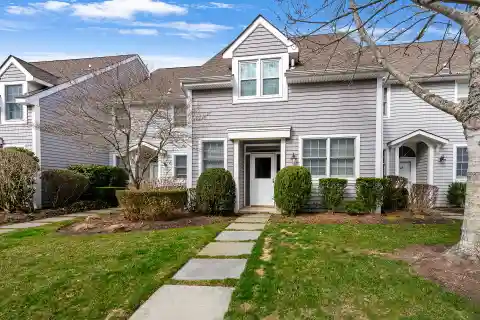 Beautiful Condo for Rent in Southampton
