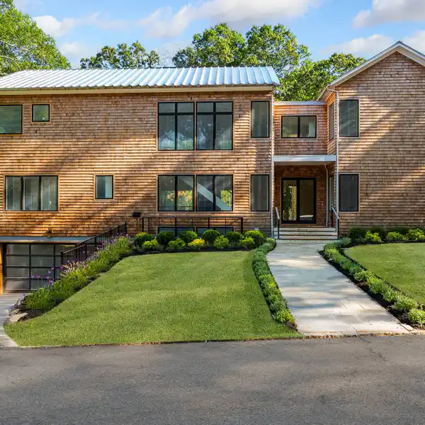 NEW MODERN BEAUTY ON A QUIET STREET