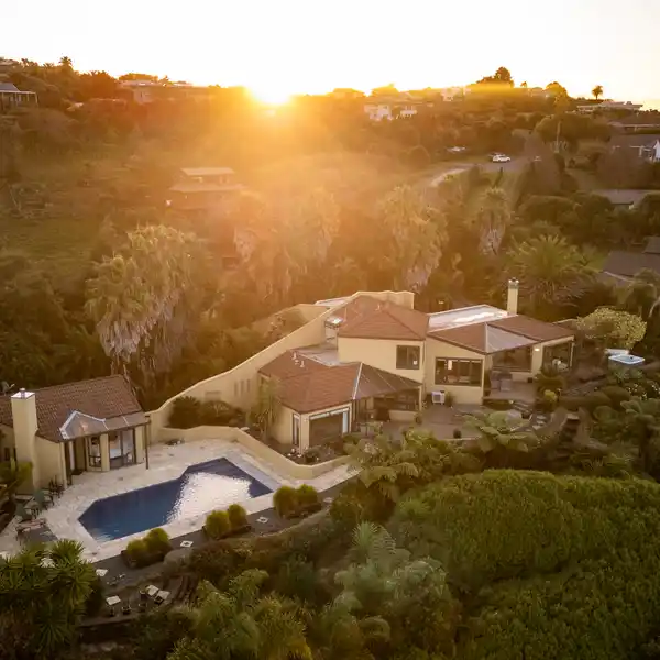 TUSCANY MEETS THE BAY