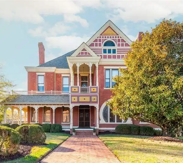 THE HISTORIC FELKER HOUSE