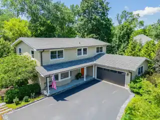 Impeccable Home in Lovely Lake Minear