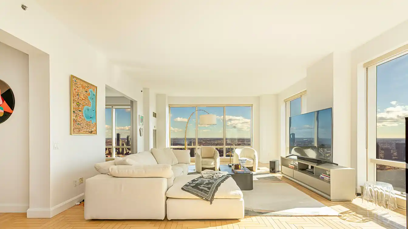 Exquisite High-floor Apartment for Rent