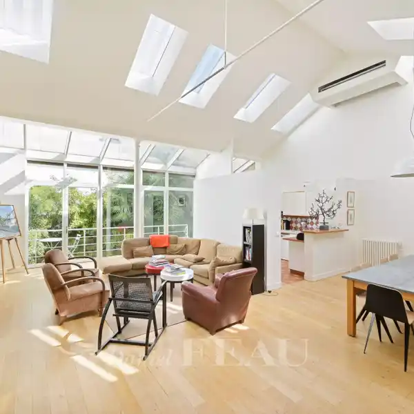 EXCEPTIONAL MID 19TH CENTURY PROPERTY BATHED IN SUNSHINE