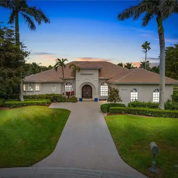 RARELY AVAILABLE KNIGHTSBRIDGE ESTATE HOME