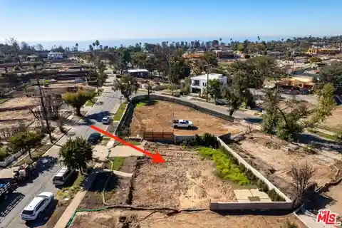 Prime Development Opportunity in Prestigious Palisades Loop