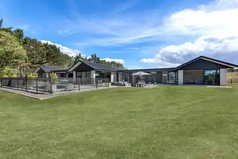 Luxury Living in a Countryside Setting