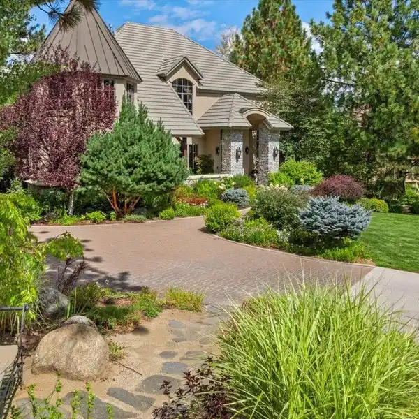 NEWLY REMODELED CUSTOM HOME IN MONTREUX