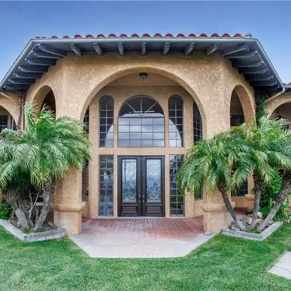 EXCEPTIONAL 30-PLUS-ACRE ESTATE