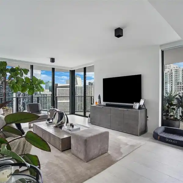 LUXURY LIVING IN BRICKELL FLATIRON