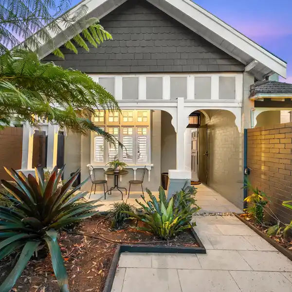 MODERN LIVING WITH CLASSIC CHARACTER