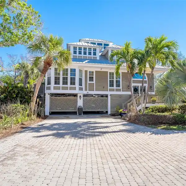 CHARMING SEAWATCH HOME - BEACHSIDE LIVING ON BOCA GRANDE