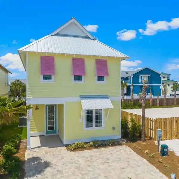 FIRST-RATE BEACH HOUSE IN MARGARITAVILLE BEACH COTTAGE RESORT