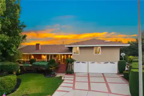 Beautifully Manicured Pool Home