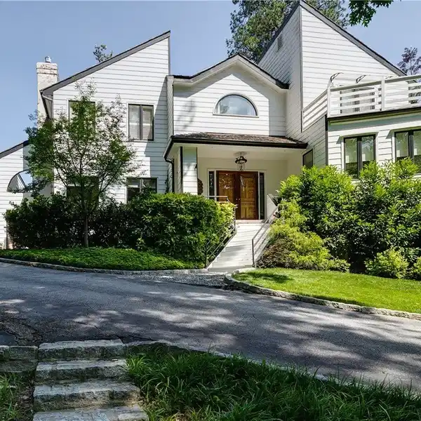 UPDATED CONTEMPORARY HOME SOUTH OF CARY STREET