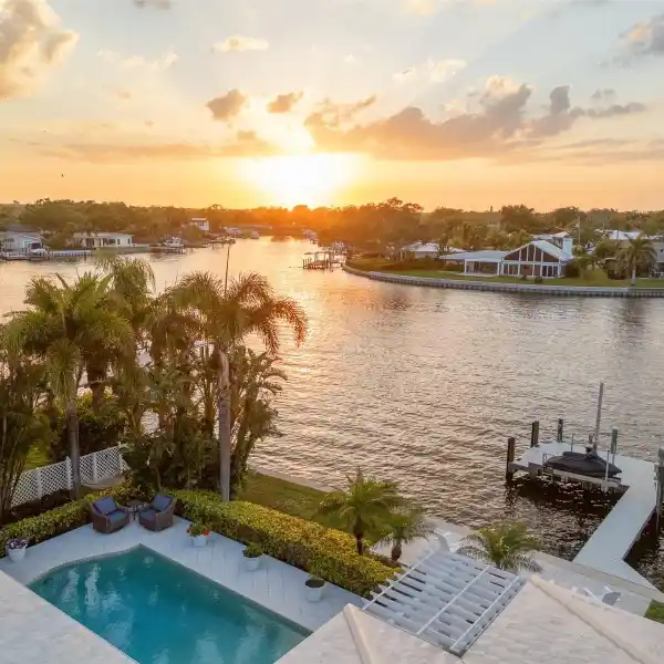 COASTAL WATERFRONT LUXURY ON SNELL ISLE
