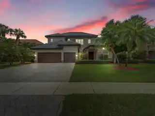 Meticulously Maintained Lake View Residence