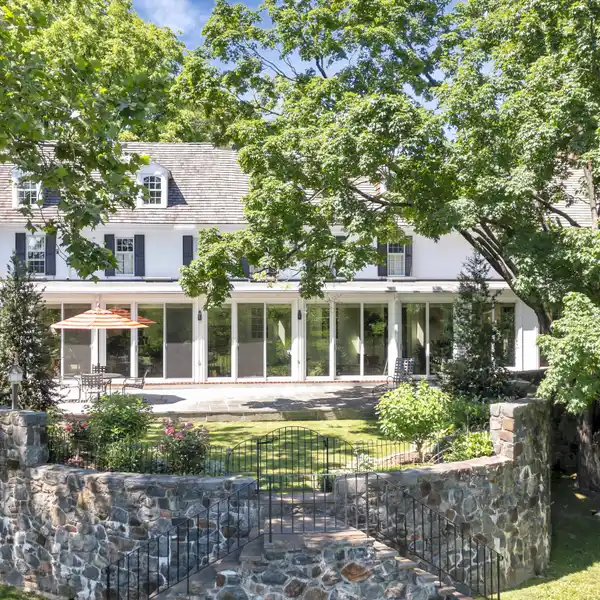 HISTORIC BALL FARM - CIRCA 1725