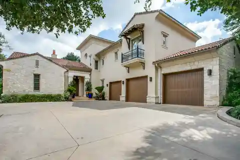 Magnificent Mediterranean in Highly-desirable Locale