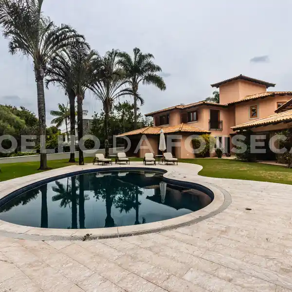 IMPRESSIVE PROPERTY IN AN EXCLUSIVE LOCATION