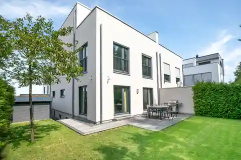 Modern Detached House