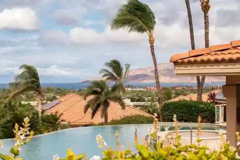 Like-New Home in Hokulani Golf Villas