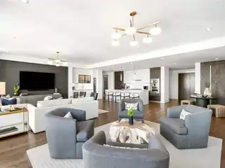 Sophisticated Condo with Expansive Skyline Views