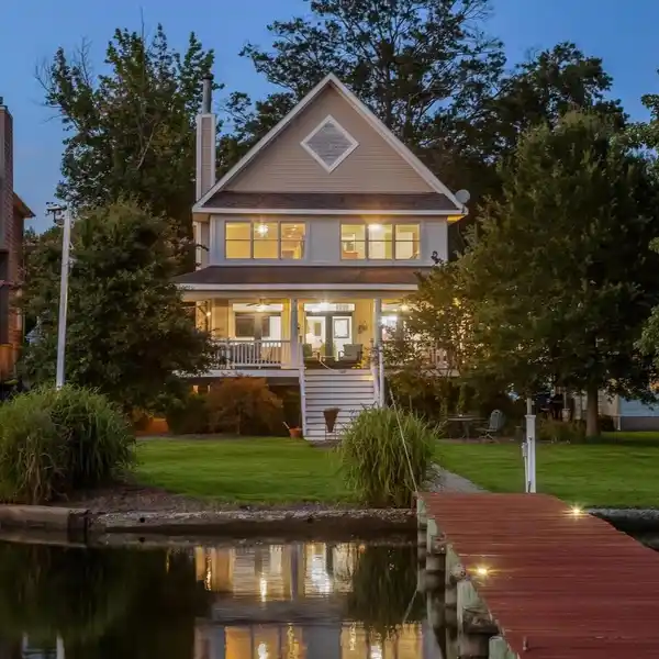 WATERFRONT LIVING WITH MODERN COMFORT AND CONVENIENCE