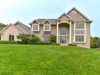 Luxurious Home in Family-friendly Setting