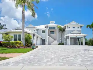 The Essence of Florida Luxury in a Treasured Setting