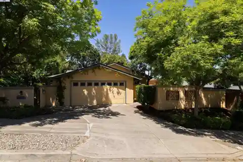 Charming Bungalow with Detached Casita