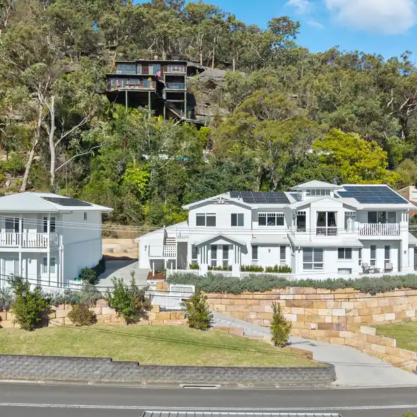 BREATHTAKING RESIDENCE WITH RIVER VIEWS