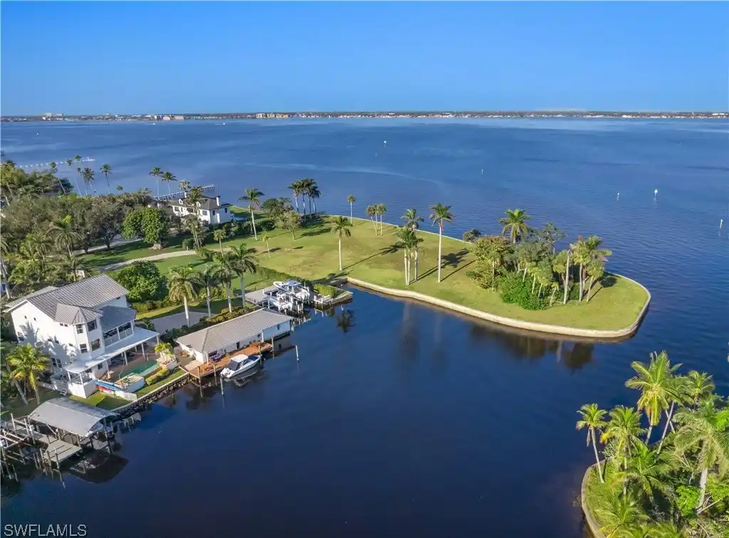 Ultimate Waterfront Retreat