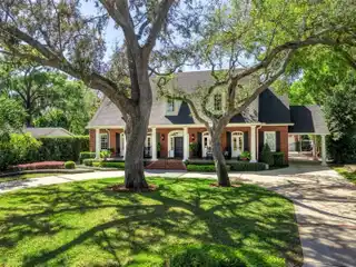 Custom-built Traditional Estate