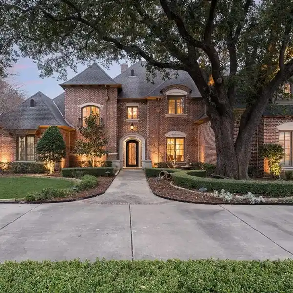 TRANSITIONAL HOME ON A QUIET STREET IN PRESTON HOLLOW