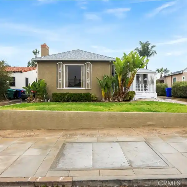 CHARMING HOME IN GATED TALMADGE