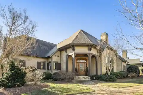 Luxury and Comfort in Popular Cove Park