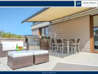 Luxurious Penthouse Above the Rooftops