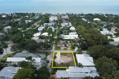 Spacious Lot Ready for Luxury Coastal Home
